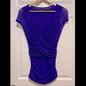 Waistline twist front top
